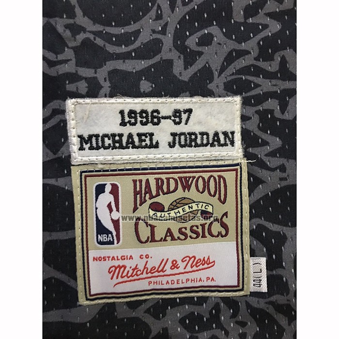 Camiseta Chicago Bulls Michael Jordan NO 23 Mitchell & Ness Negro2